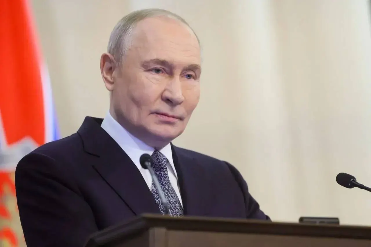 Президент поздравил десантников и ветеранов Воздушно‑десантных войск, отметив их мужество и вклад в ход специальной военной операции.