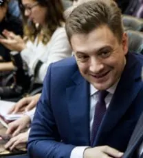 Коммунист Камнев обратился к министру индустрии с призывом снизить стоимость LADA на внутреннем рынке, указав на более низкие цены за пределами страны, например в Белоруссии.