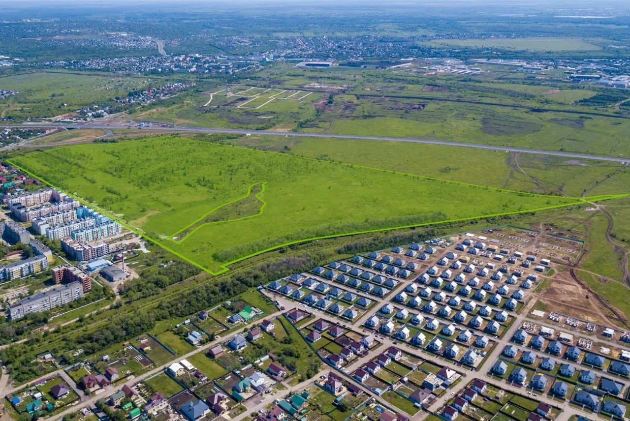 Участок под комплексное развитие территории: планируется жильё, школа на 1100 мест, детские сады, дороги и коммерческие проекты. Начальная цена — 11,2 млн руб, заявки до 7 сентября.