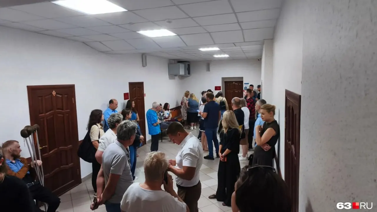 Продолжается рассмотрение дела о снятии с выборов кандидата в Госдуму; Матвеев попросил перенести заседание.