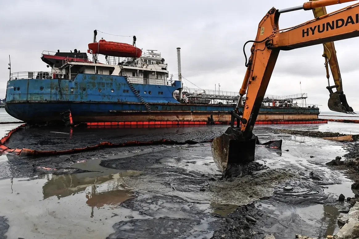 После аварии два танкера перевозили мазут, принадлежащий Роснефти. Разлив повлиял на Черное море, а суды распределили ответственность и суммы компенсаций между владельцами и арендаторами, что сопровождалось тяжбами и попытками взысканий.