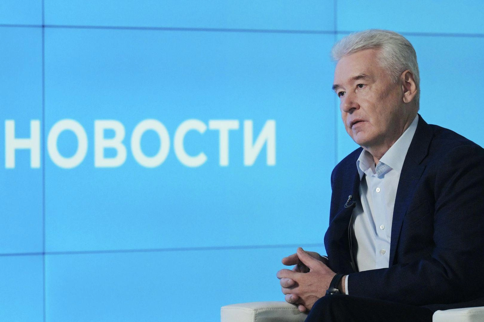 Мэр Москвы заявил, что попытки мобилизовать экономику на войну неверны: мирная экономика обеспечивает доходы и стабильность, без чего победа невозможна.