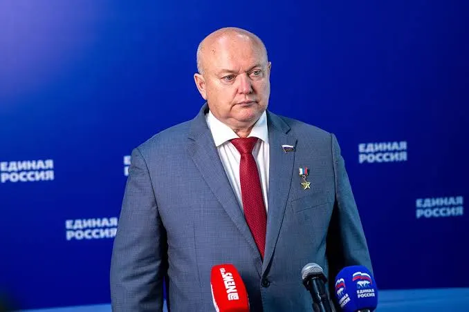 Первый заместитель председателя комитета Госдумы по обороне Андрей Красов заявил об отсутствии оснований для мобилизации в России; ранее власти опровергали планы по проведению новой волны.