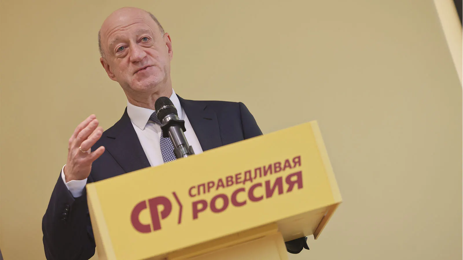 Вице‑спикер Госдумы может возглавить партию на фоне исчезновения Миронова из публичной повестки и слухов о его здоровье.