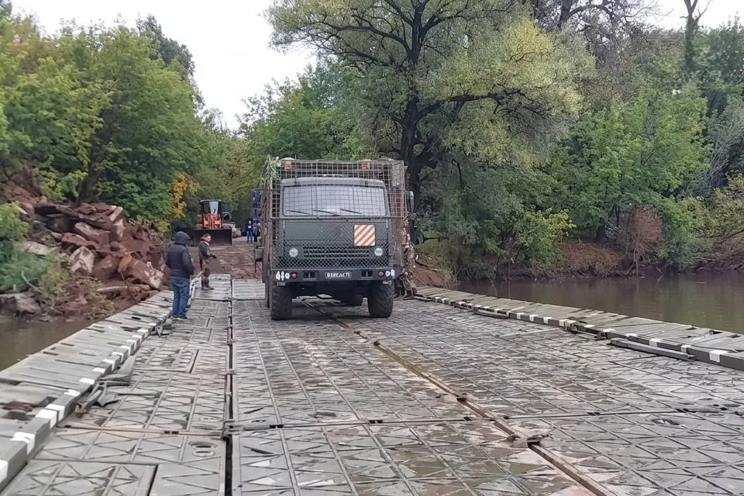 Новый мост через реку Большой Кинель сокращает путь местным жителям на 40 км после паводка.