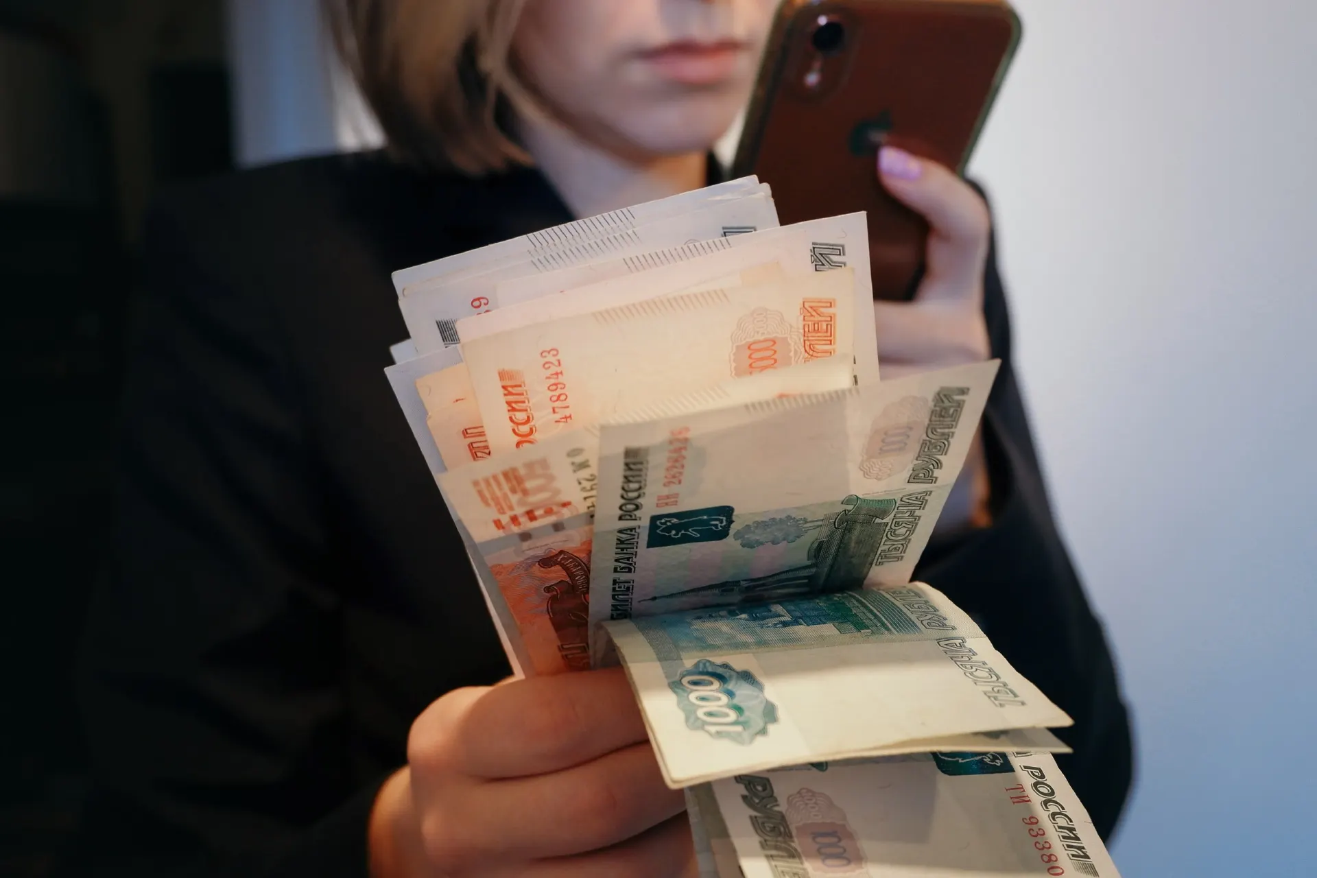 Мы разберёмся, какие факторы действительно ограничивают рост экономики, и почему ставка Центробанка не является главным барьером.