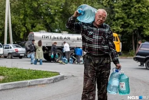 Из‑за работ по замене гидрантов отключение холодного водоснабжения коснется отдельных участков города 18 октября с 09:00 до 17:00. Ниже приведен список адресов.