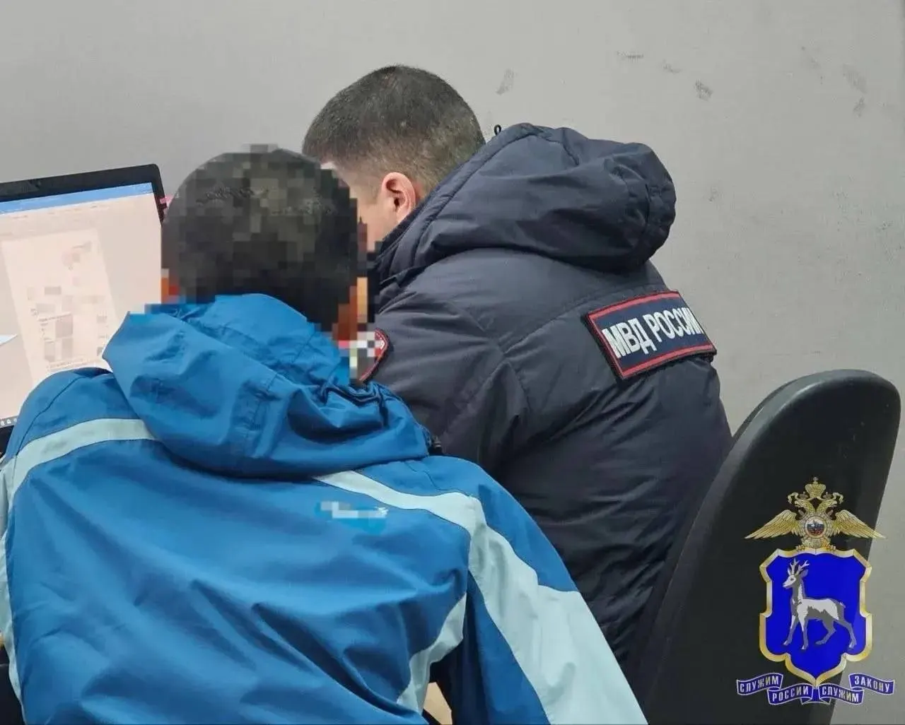 После вечеринки мужчина вынес телевизор из дома бабушки, сдал его в ломбард и потратил деньги на алкоголь; материалы дела направлены в суд.