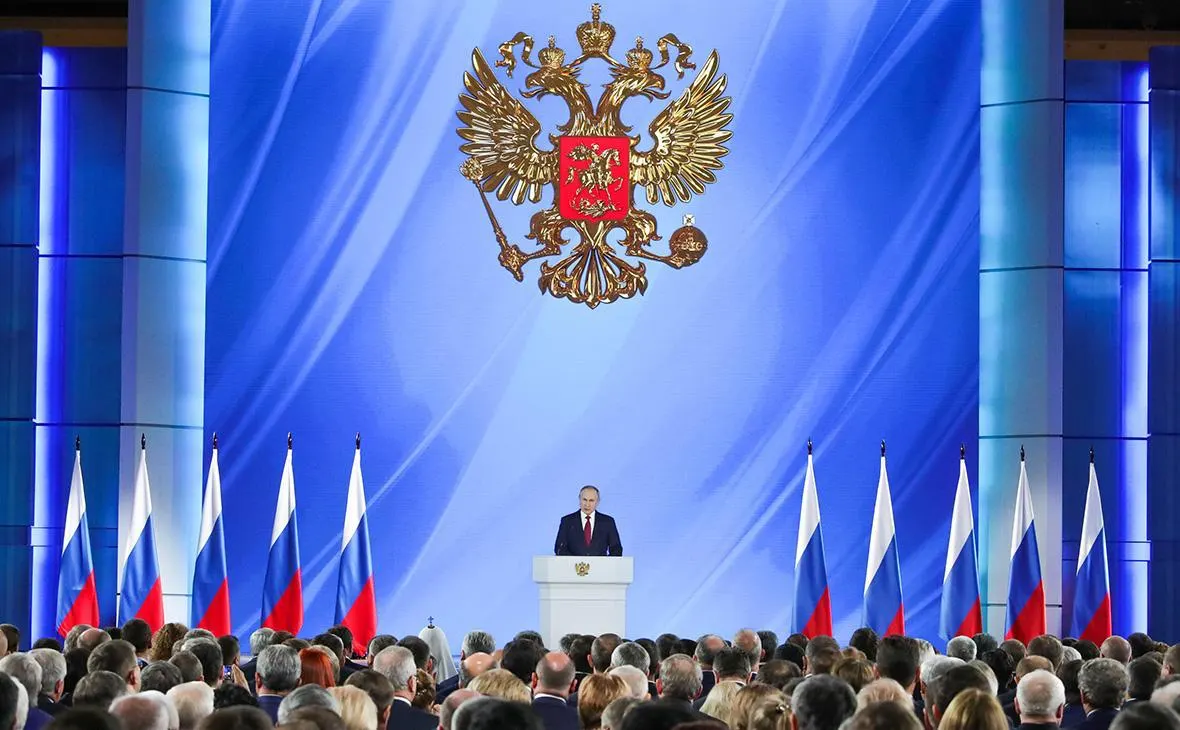 По словам пресс-секретаря, решение о выступлении примет президент по усмотрению; ранее Путин пропускал обращения в 2022 и 2022–2025 годах.