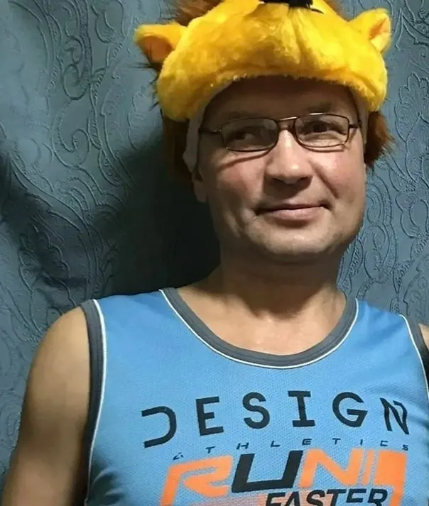 39-летнего мужчину задержали на остановке и принудительно направили на военную службу; родственники намерены обжаловать призыв.