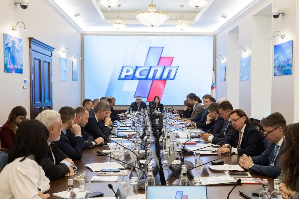 Российский союз промышленников и предпринимателей выступил против налога на сверхдоход и обозначил варианты снижения риска для инвестплана, в то время как Минфин настаивает на сборе.